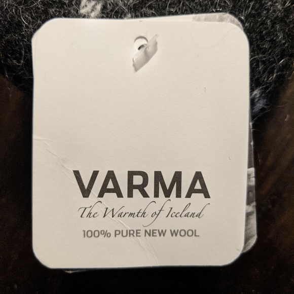 Pure Icelandic Wool Mittens - Picture 3 of 4